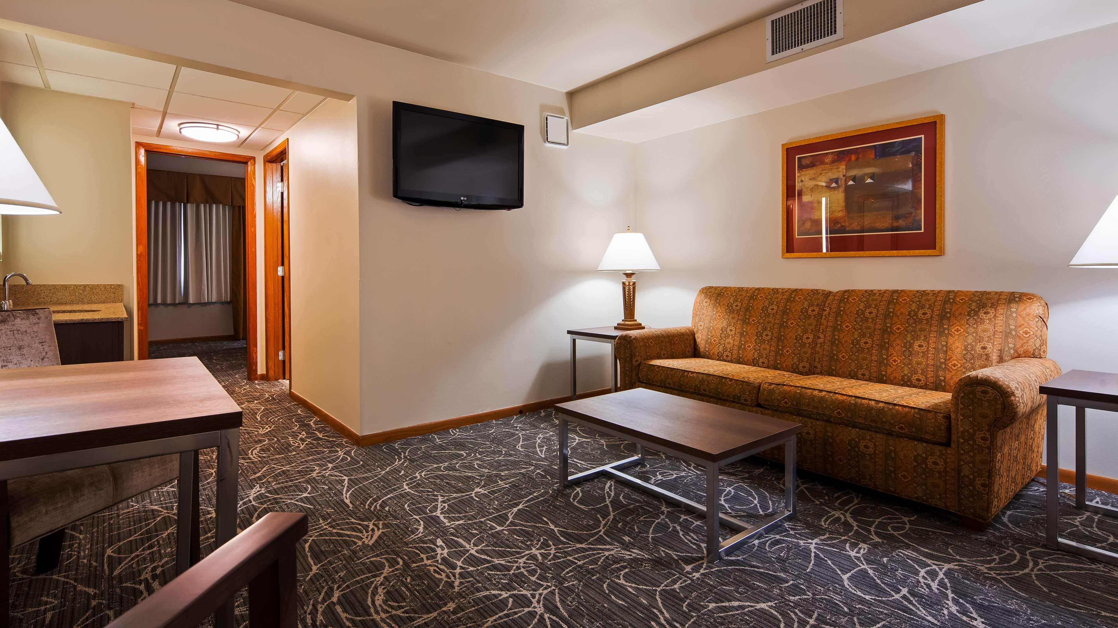Western West Towne 3*