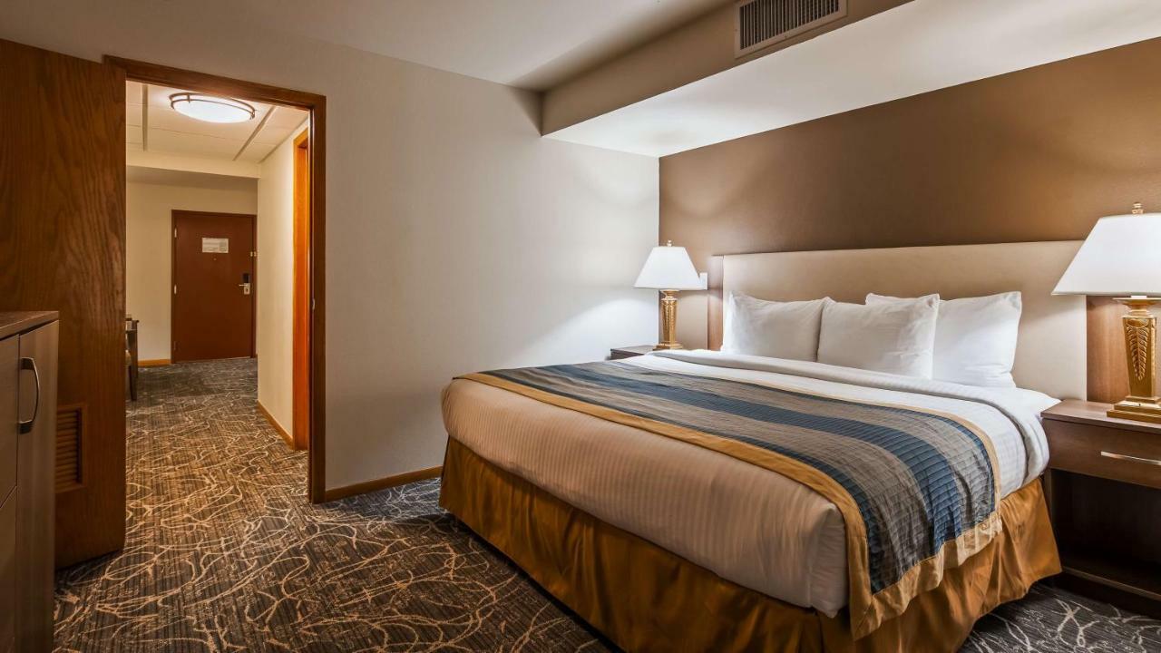 Western West Towne Hotel 3*